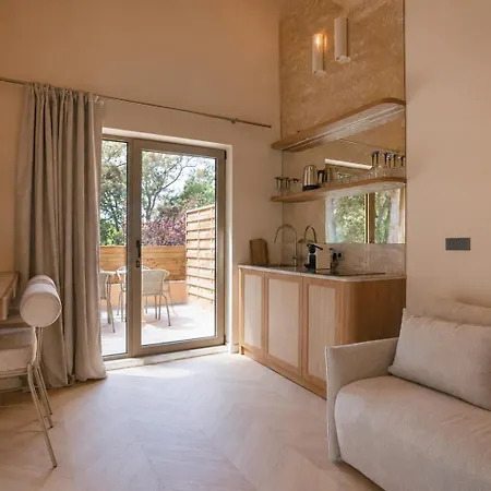 Ξενοδοχείο με διαμερίσματα Casa Liana